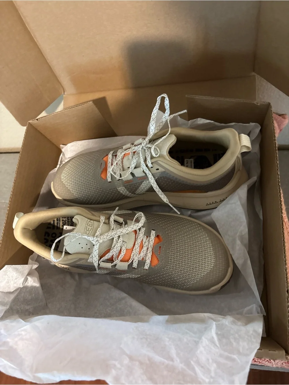 Keen 450 Dirt Sneaker Women's Size 8 in Birch/Nectarine